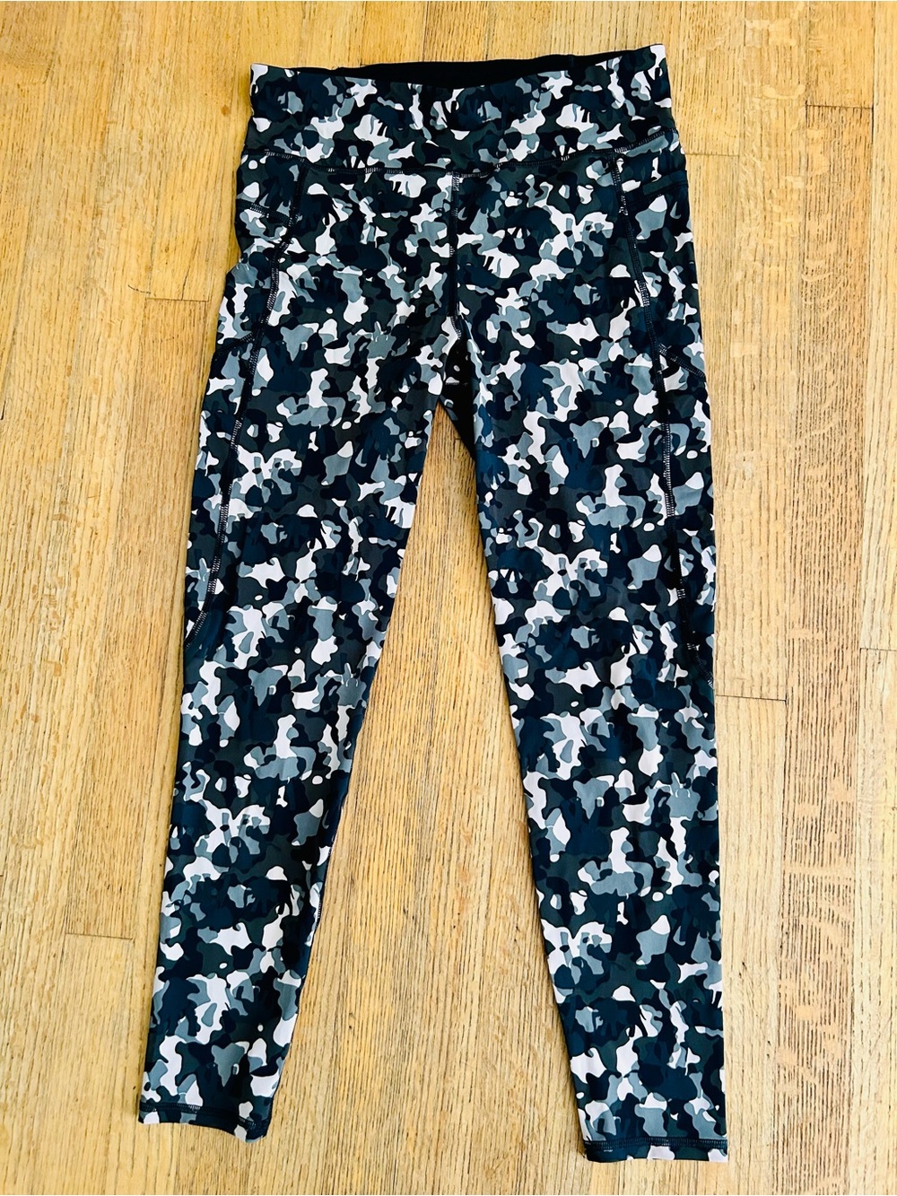 Sweaty Betty Zero Gravity Camouflage Full Length Stretch Leggings, size L